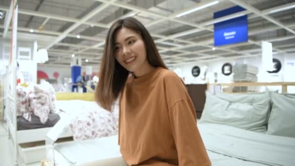 Conceitos Compras Mulheres Asiáticas Estão Comprando Decorações Quarto Shopping Resolução — Vídeo de Stock