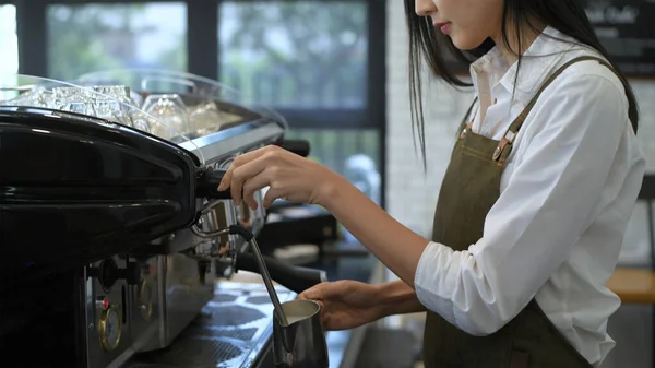 Concepto Cafetería Chicas Asiáticas Haciendo Café Dentro Del Mostrador Resolución — Foto de Stock