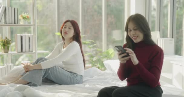 Roommate Concept Resolution Asian Woman Upset Because Girlfriend Interested House — Stock Video