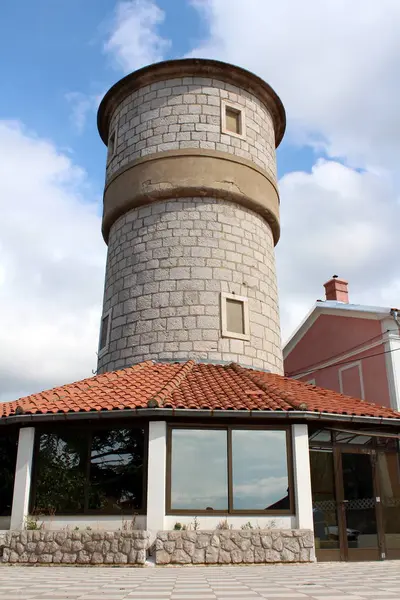 Edificio Diseñado Como Torre Castillo Medieval Con Fondo Cristal Construcción — Foto de Stock