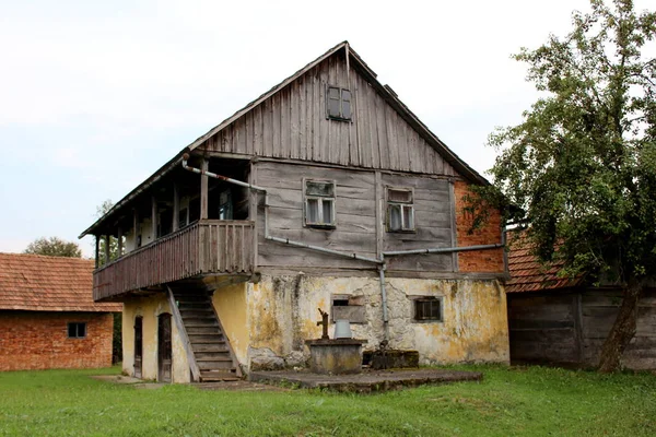 Ancienne Maison Familiale Bois Délabrée Avec Fondation Pierre Planches Bois — Photo