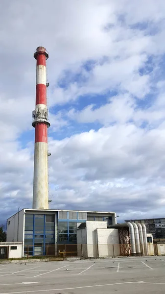 Old Small Power Plant Building High Industrial Chimney Steel Pipes — Stock Photo, Image