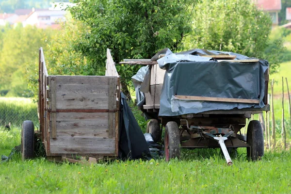 Deux Vieilles Remorques Tracteur Bois Rustiques Délabrées Avec Quatre Deux — Photo