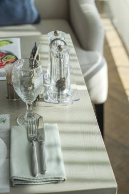 kafede hafif renklerde ziyaret edenler yakın çekim varış için hizmet tablo