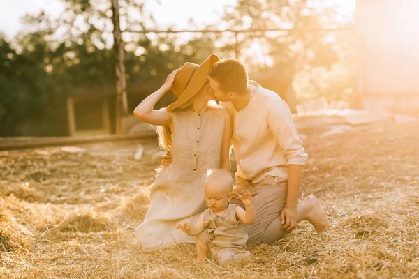 Kissing — Stock Photo, Image