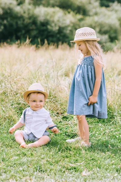 Stylish Blonde Children Spending Time Field — Free Stock Photo