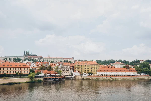 Vackra Vltava Floden Och Arkitektur Prag Tjeckien — Stockfoto