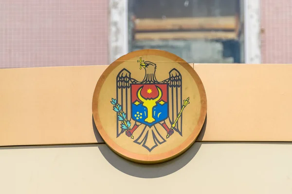 Republic of Moldova emblem on a building in Chisinau, R.Moldova — Stock Photo, Image