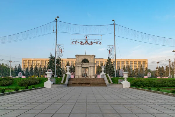 Der Triumphbogen in chisinau, Republik Moldau — Stockfoto