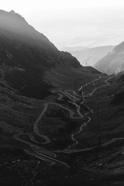 Transfagarasan mountains, és az út vezet — Stock Fotó