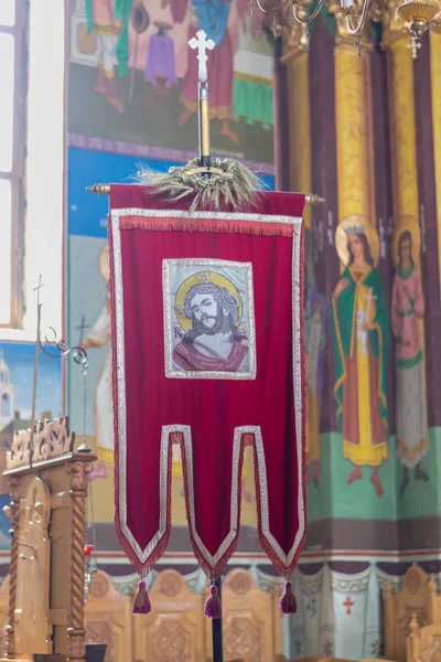 RÉGION DE TRANSYLVANIE, ROUMANIE - 2 JUILLET 2017 : Intérieur d'une église orthodoxe — Photo