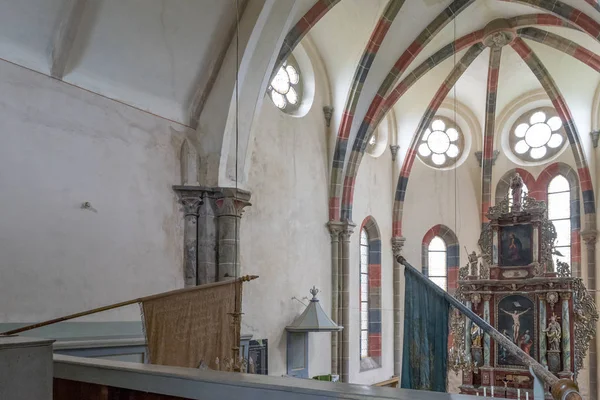 CARTA, ROMÉNIA - 13 DE AGOSTO DE 2017: O interior de uma igreja católica — Fotografia de Stock