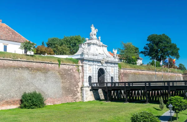 3 bramy Cytadeli Alba Karolina w mieście Alba Iulia, Rumunia — Zdjęcie stockowe