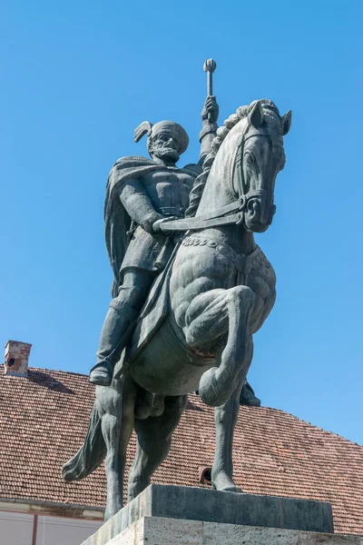 Statue Mihai Viteazul à l'intérieur de la Citadelle Alba-Carolina à Alba Iulia, Roumanie — Photo