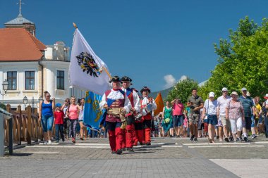 Alba Iulia, Romanya - 11 Ağustos 2018: Guard töreni Kalesi Alba-Carolina Alba Iulia, Romanya'da değiştirme