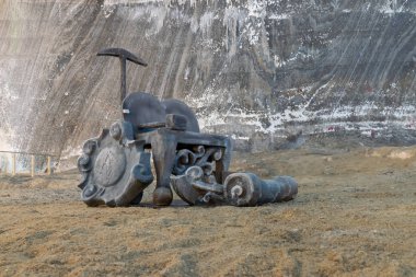 Salina Turda, Romanya - 4 Ağustos 2018: Eski Madencilik aletleri Salina Turda, benim Romanya'da trek olan 25 gizli mücevherler dünya çapında arasında yer tuz