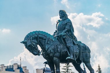 Kaloşvar'Janos Fadrusz tarafından Matthias Corvinus anıt, 