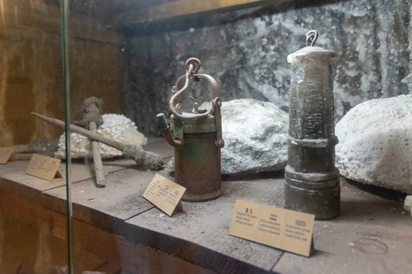 Salina Turda, Romanya - 4 Ağustos 2018: Eski Madencilik aletleri Salina Turda, benim Romanya'da trek olan 25 gizli mücevherler dünya çapında arasında yer tuz