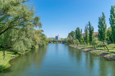 Bihor İlçesi, Crisana, Romanya ve Macaristan Oradea Merkezi Crisul Repede Nehri