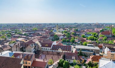 Güneşli bir günde, Romanya yukarıdan izlendi Oradea şehir
