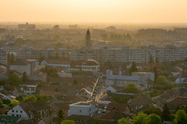 Gün batımında, Romanya yukarıdan izlendi Oradea şehir