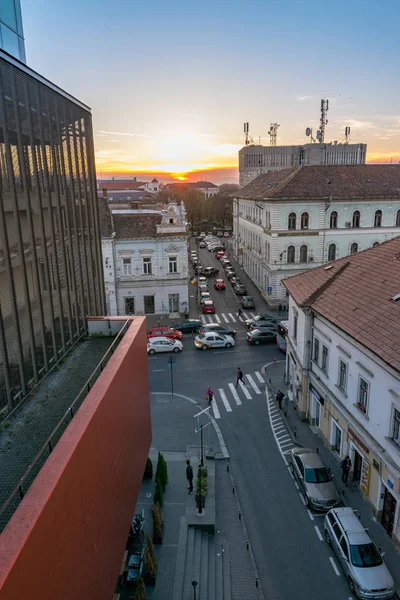 CLUJ-NAPOCA, ROMÉNIA - 5 de novembro de 2018: Belo pôr-do-sol em Cluj-Napoca, Roménia — Fotografia de Stock