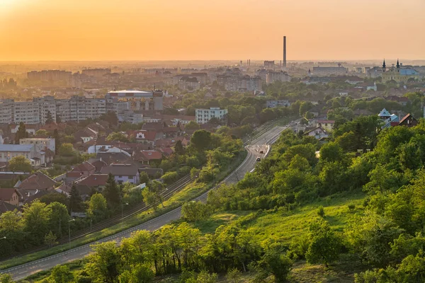 Nagyvárad város nézett-ból fenti napnyugtakor, Románia — Stock Fotó