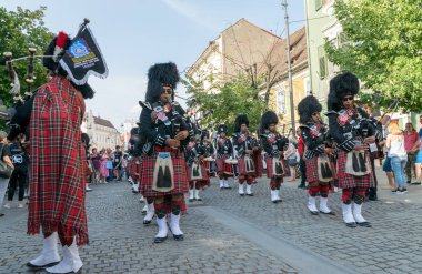 Sibiu, Romanya - 8 Haziran, 2018. Shree Muktajeevan Swamibapa boru bant Sibiu Uluslararası Tiyatro Festivali 2018