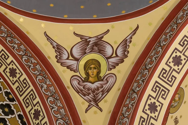 Σίμπιου, Ρουμανία - 17 Ιουλίου 2018: Άγγελος ζωγραφική στην Ορθόδοξη εκκλησία της Αναλήψεως και Αγίου Νικολάου στο Σίμπιου, Ρουμανία — Φωτογραφία Αρχείου
