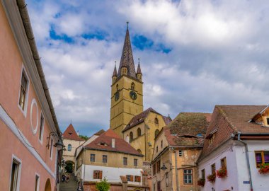 Lutheran Katedrali, Saint Mary bir güzel güneşli yaz gününde Sibiu, Transilvanya bölgesinde, Romanya