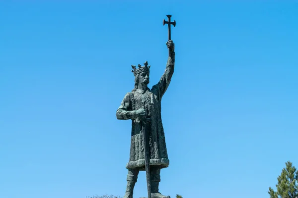 Esteban el Grande estatua en Chisinau, República de Moldavia. Voivoda (o príncipe) de Moldavia de 1457 a 1504 — Foto de Stock