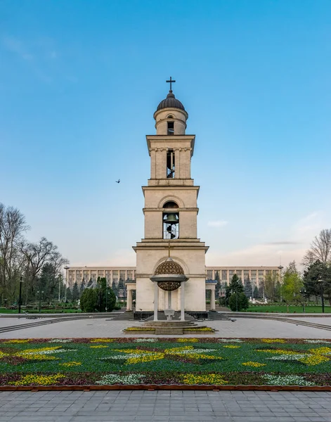 Metropolitan Cathedral Födelsekyrkan Herrens Huvudkatedralen i den moldaviska ortodoxa kyrkan i centrala Chişinău, Moldavien. — Stockfoto