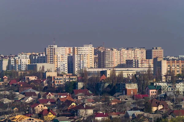 Chisinau lakónegyedben, a Moldovai Köztársaság — Stock Fotó