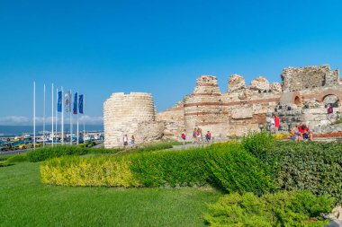 Nessebar, Bulgaristan - 2 Eylül 2018: Turist Nesebar antik