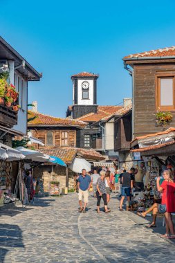 Nessebar, Bulgaristan - 2 Eylül 2018: Güzel stree turist