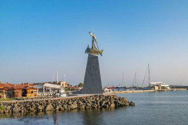 Nessebar, Bulgaristan - 2 Eylül 2018: Saint Nicholas TH heykeli