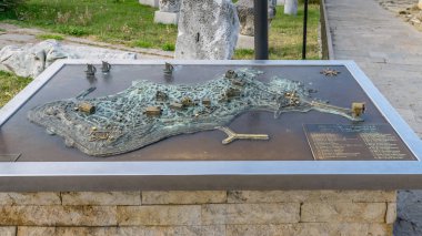 Nessebar, Bulgaristan - Eylül 7 2018: Minyatür Nes metal Haritası