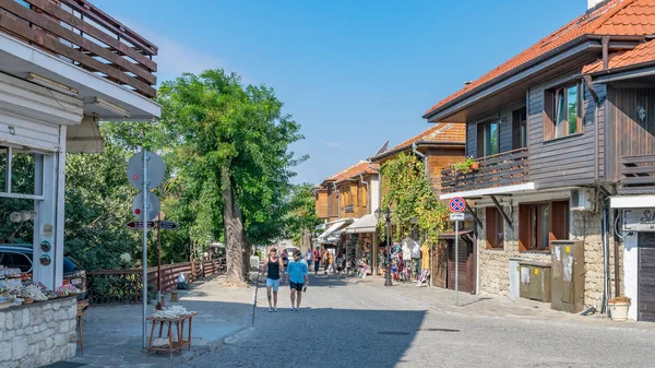 Несебр, Болгарія - 7 вересня 2018: Туристів на красиві Ву — стокове фото