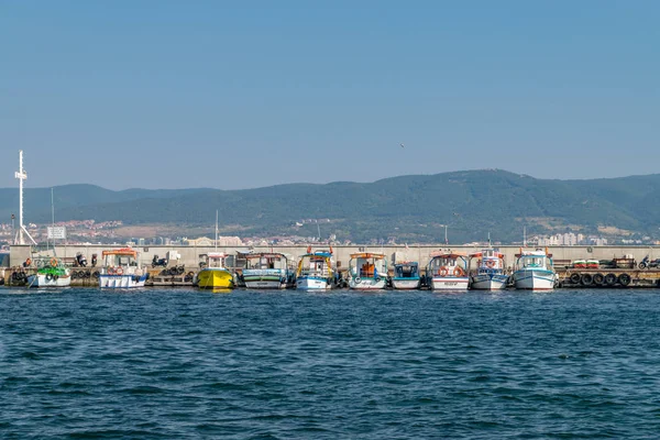 Nessebar, Bulgaristan - Eylül 7 2018: Balıkçı tekneleri, Harbor Por — Stok fotoğraf