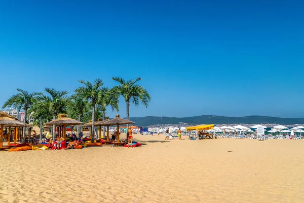 Sunny Beach, Bulgaristan-2 Eyl 2018: Bulgaristan 'ın Karadeniz sahilinde, su sporları, kum tepeleri ve gece hayatı ile bilinen Sunny Beach Resort