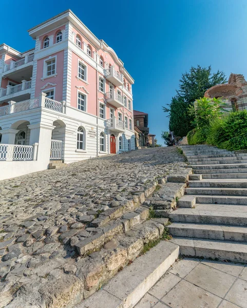 Nessebar, Bulgaria - 7 Sep 2018: Ayuntamiento de Nessebar, uno de los —  Fotos de Stock