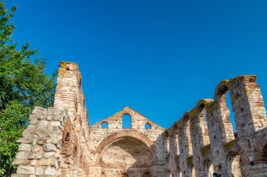 Saint Sofia Kilisesi veya Nessebar antik kentinde eski Bishopric. Nesebar, Nesebr UNESCO Dünya Mirası alanı. Eski bir kilisenin harabeleri. Nessebar, Bulgaristan 'da bir Bizans Mimarisi Kilisesi