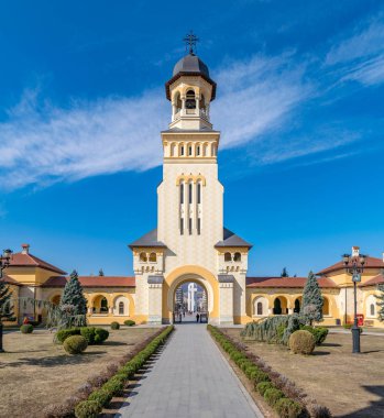 Taç Giyme Yeniden Birleşme Katedrali Bell için güzel bir görünüm