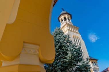 Taç Giyme Yeniden Birleşme Katedrali Bell için güzel bir görünüm