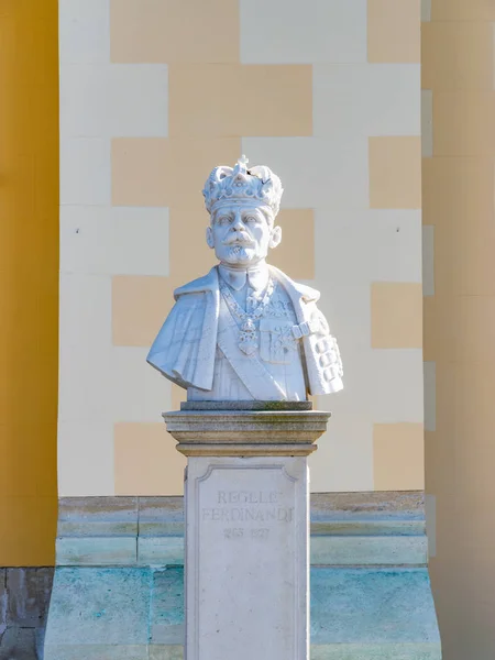 ALBA IULIA, ROUMANIE - 28 février 2019 : Statue de la Ferdinand — Photo