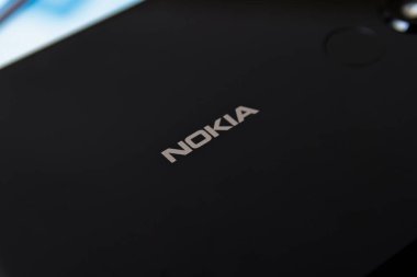 Cluj, Romanya - 13 Mayıs 2019: Nokia akıllı telefonu Nokia Cor tarafından yapıldı