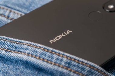 Cluj, Romanya - 13 Mayıs 2019: Nokia akıllı telefonu Nokia Cor tarafından yapıldı