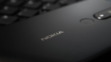 Cluj, Romanya - 13 Mayıs 2019: Nokia akıllı telefonu Nokia Cor tarafından yapıldı