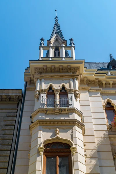 Architecture détaillée du bâtiment de la Banque nationale de Roumanie à — Photo