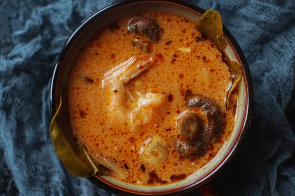 Tasty Asian Soup Tom Yam Chilli Pepper Shrimp Mushrooms Coconut — Stock Photo, Image